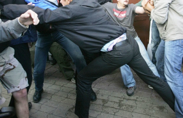 Biləsuvarda kütləvi dava - Hamilə qadın xəsarət alıb