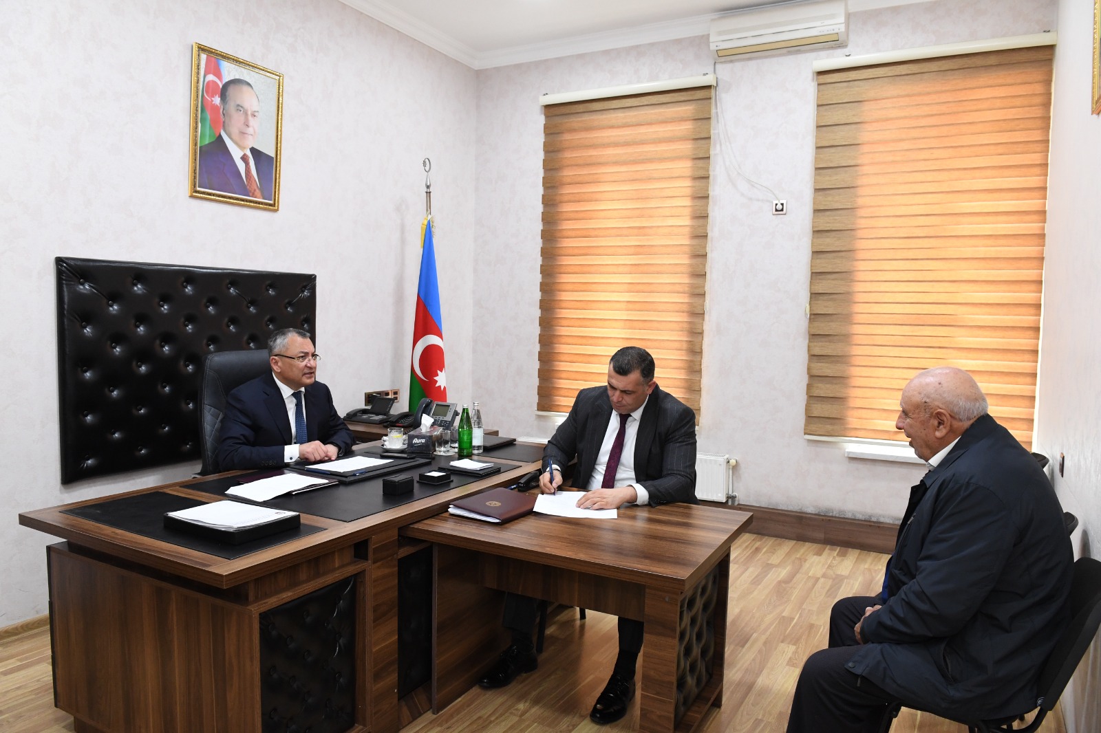 Rövşən Rzayev vətəndaşların növbəti qəbulunu keçirdi - FOTOLAR