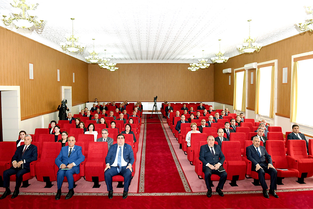 Naxçıvanda deputatların maaşı ARTIRILDI