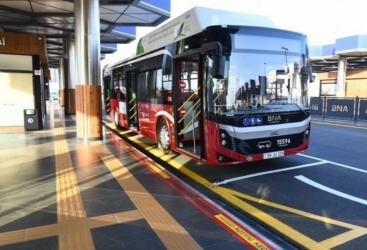 Bakıda 230 avtobus ünvana gecikir 
