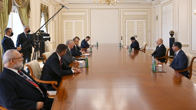 Prezident Slovakiya parlamentinin sədrini qəbul edib