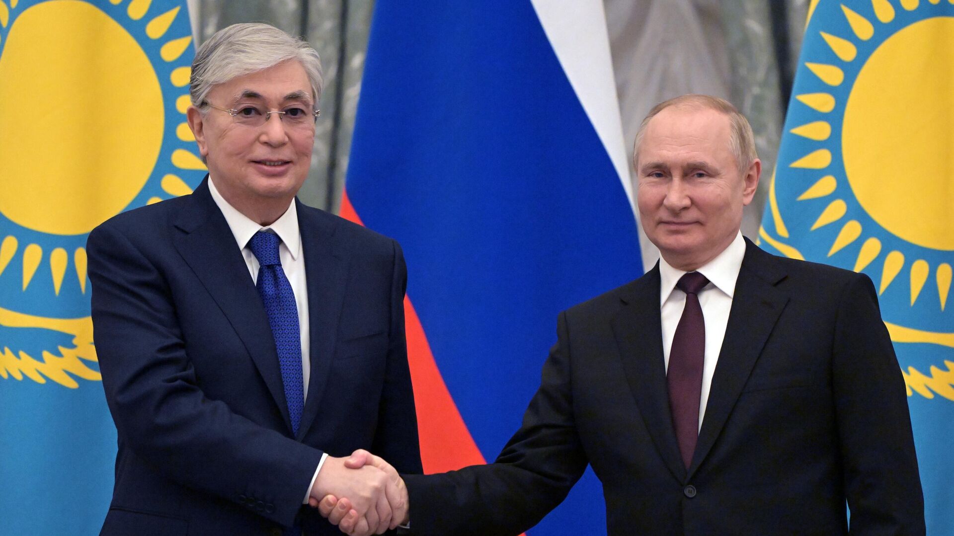 Putin Tokayevin ad gününü təbrik etdi