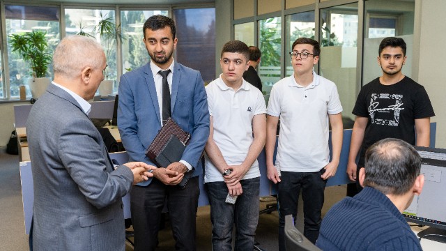 Azercell-də ADA Məktəbinin şagirdləri ilə görüş keçirilib - FOTOLAR