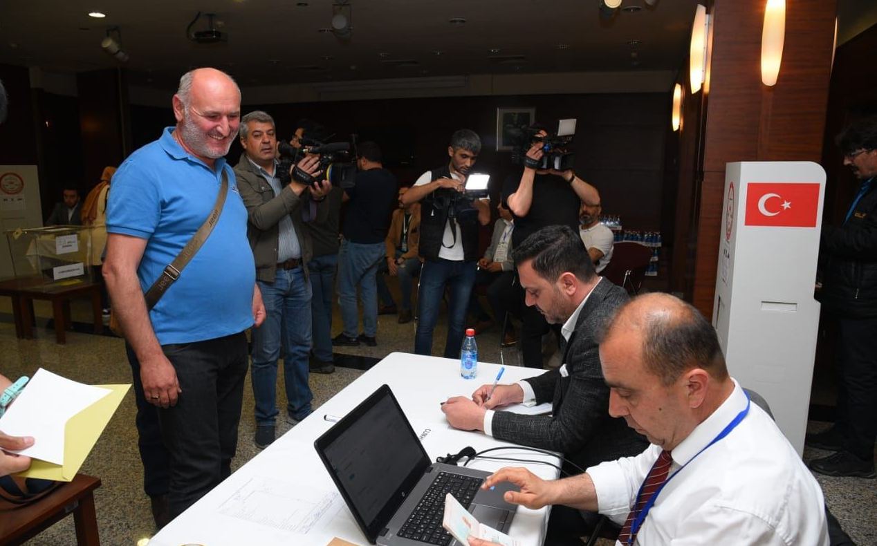 Naxçıvan və Gəncədə də səsvermə KEÇİRİLİR