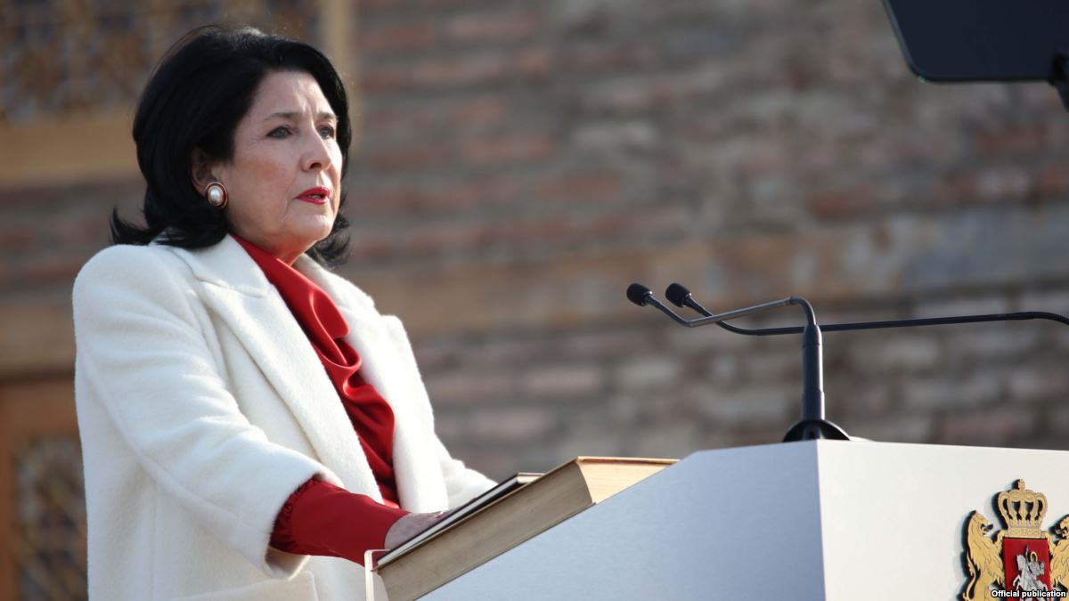 Zurabişvili Rusiyaya uçuşa başlayan şirkəti boykot etdi