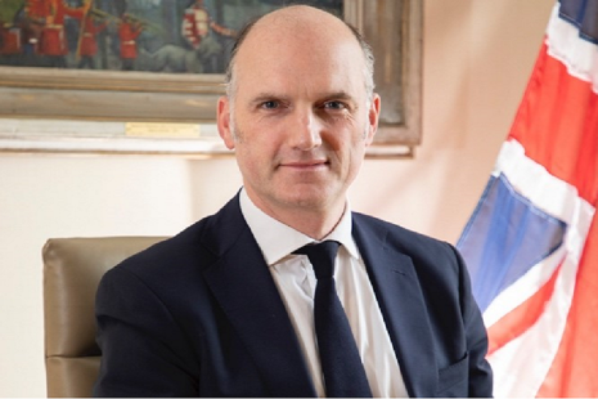 Britaniyalı nazir İrəvana gedir