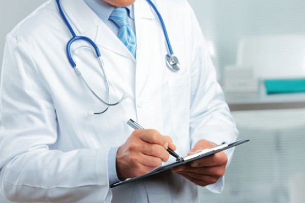 Naxçıvanda baş həkim işdən çıxarıldı