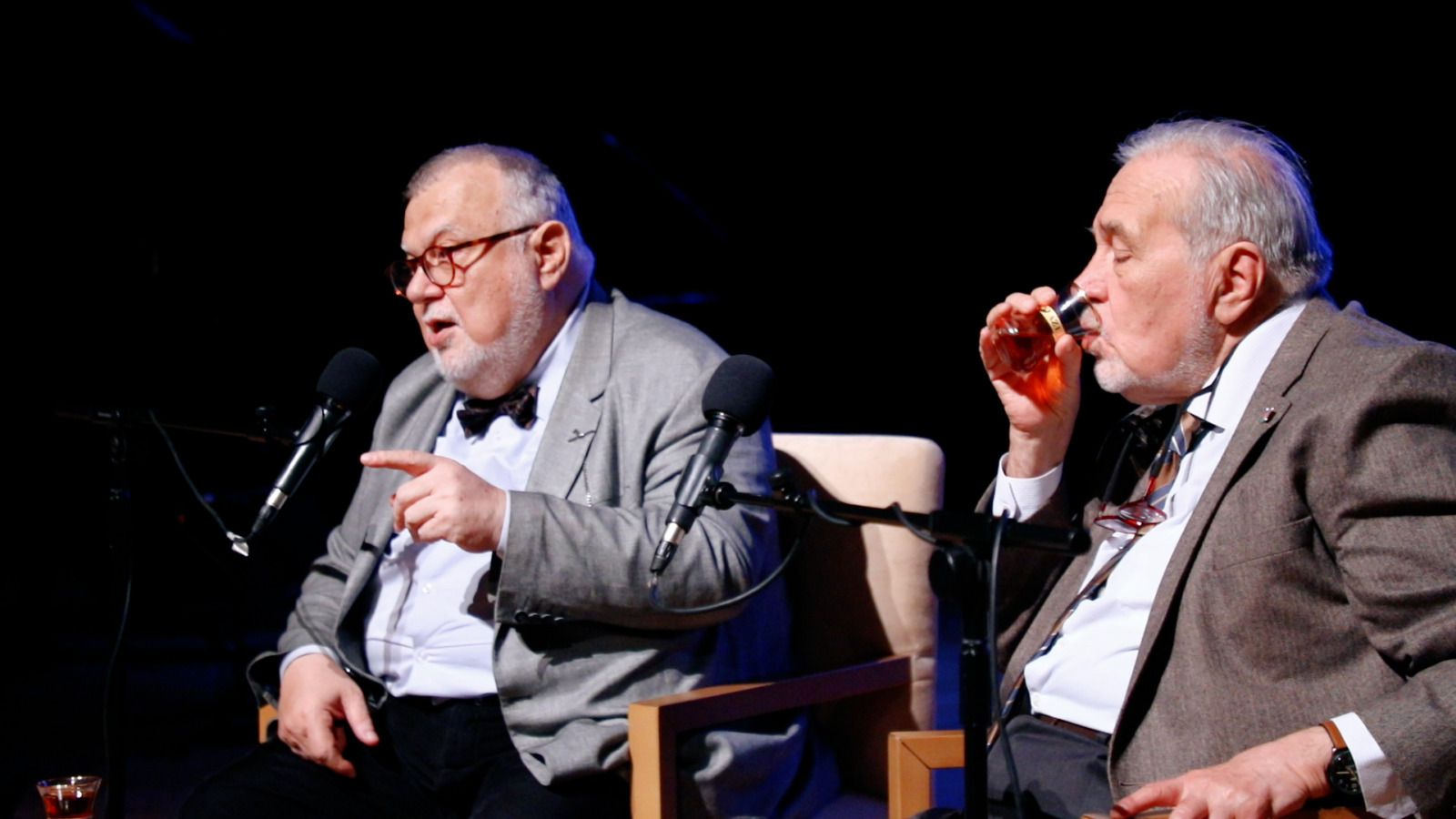 “Azerçay” dünya şöhrətli alimlərlə görüşə sponsorluq edib