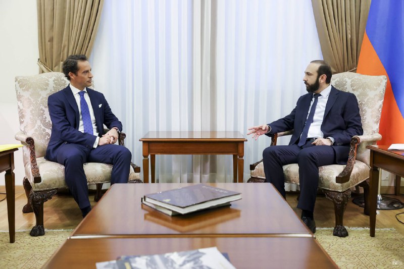 Mirzoyan Stoltenberqin xüsusi nümayəndəsi ilə görüşdü