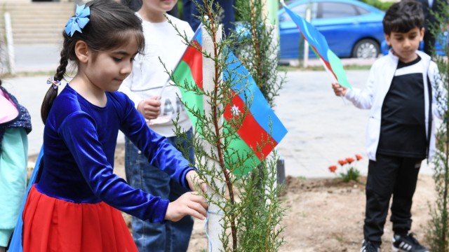Heydər Əliyevin xatirəsinə həsr olunmuş ağacəkmə tədbirləri keçirilib - FOTOLAR