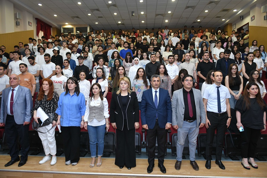 Axundovun ingilis dilində səhnələşdirilən əsərinə baxış keçirilib