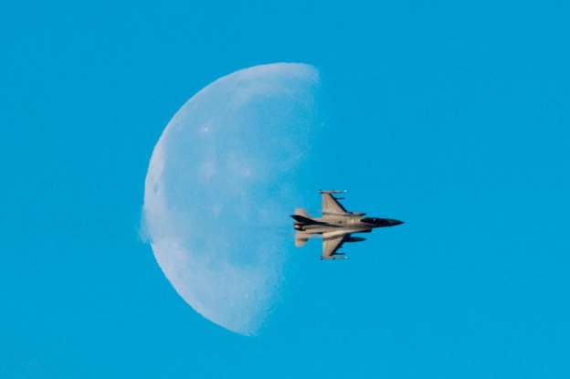 Daha bir ölkə ukraynalı pilotların F-16 təliminə dəstək verəcək