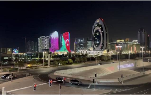 Dünyanın məşhur qüllələri Azərbaycan bayrağına büründü - FOTO