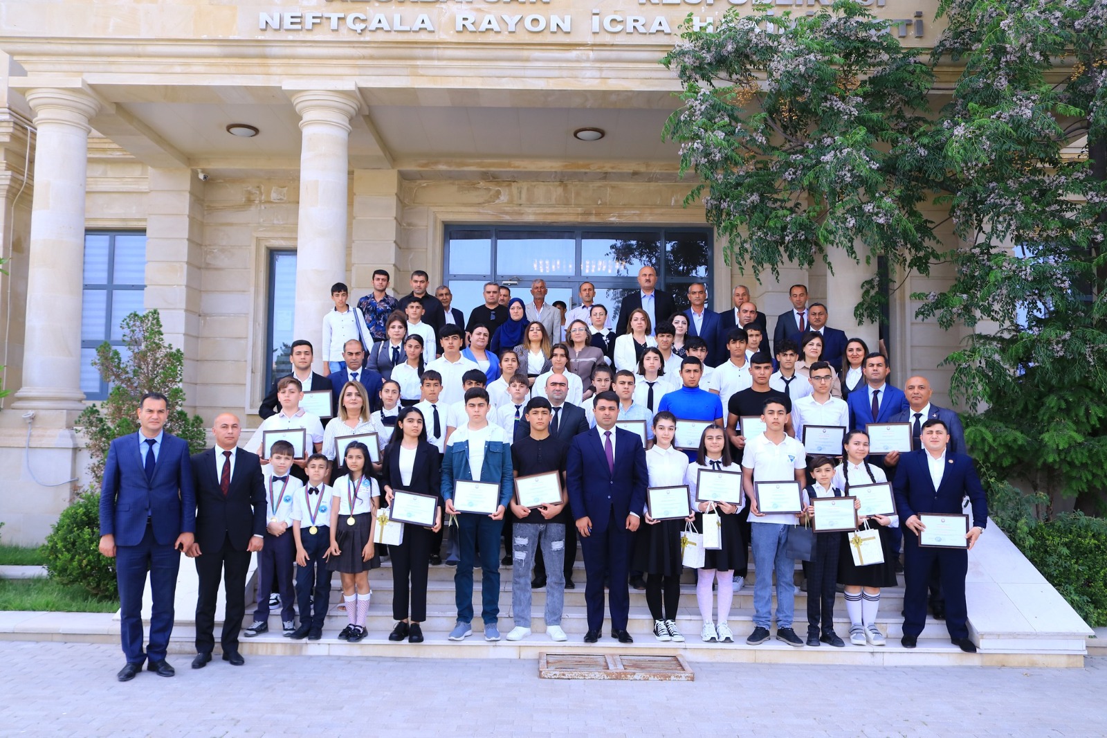 Neftçalanın icra başçısı istedadlı gəncləri təltif edib - FOTOLAR