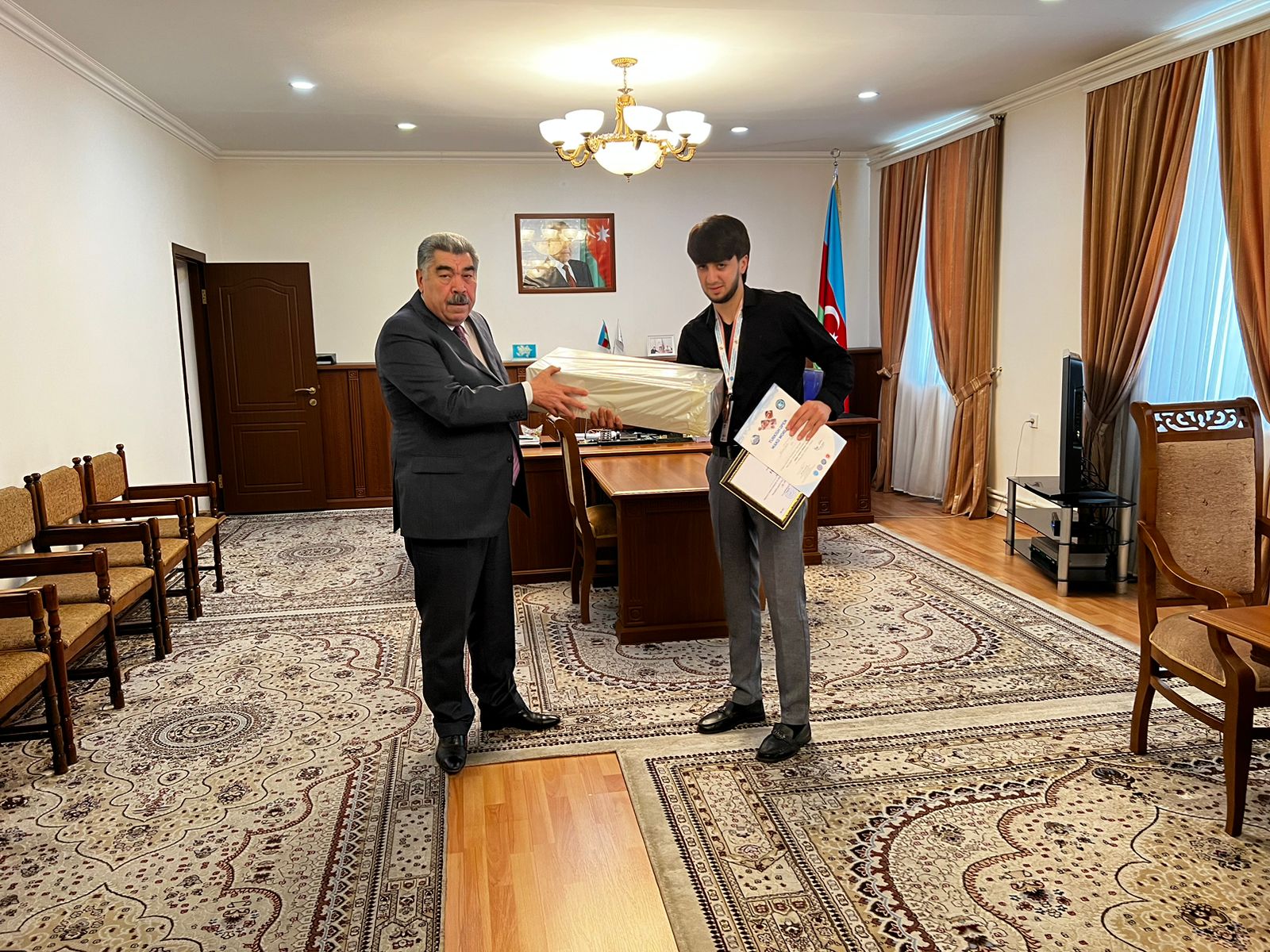 İcra başçısı medal qazanan idmançılarla görüşdü - FOTOLAR