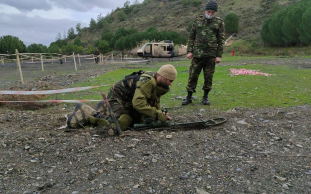 Britaniya azərbaycanlı minatəmizləyənlərə təlim keçəcək