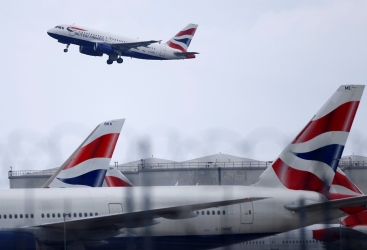 “British Airways” 150 reysi ləğv etdi