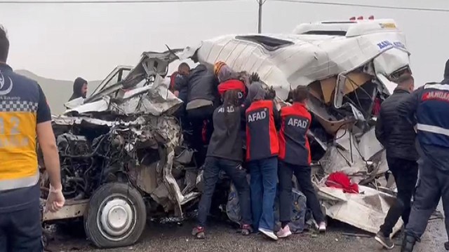 Türkiyədə ağır qəza - 4 ölü, çoxlu sayda yaralı var