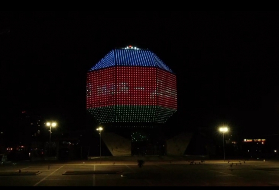 Minskin Milli Kitabxanası bayrağımızın rəngləri ilə işıqlandırıldı