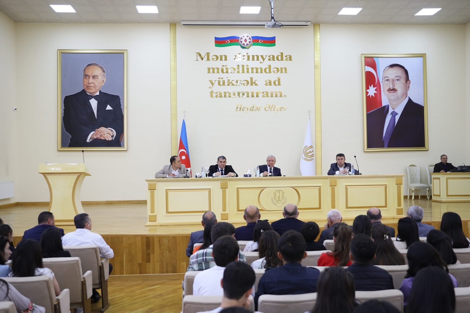 Rektor imtahanqabağı tələbələrlə görüşdü - FOTOLAR