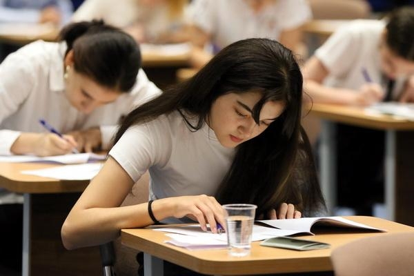 Doktoranturaya xarici dillər üzrə qeydiyyat başa çatır