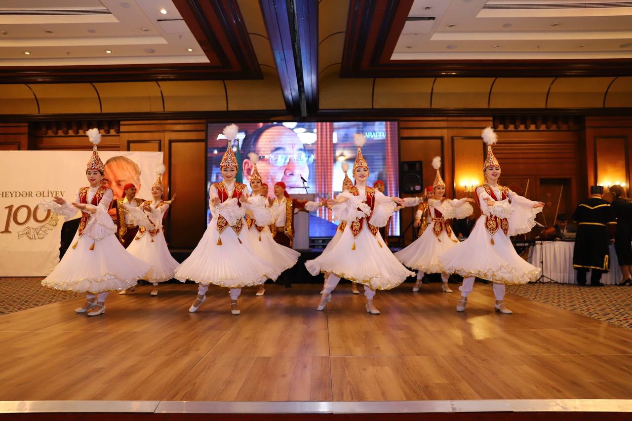 Almatıda 28 May və Heydər Əliyevin yubileyi qeyd olundu 