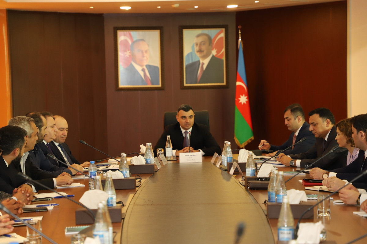 Taleh Kazımov sığorta agentlərini bir araya topladı