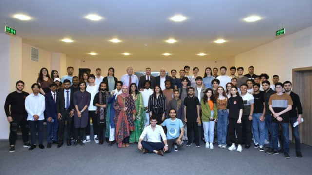 BMU-da təhsil alan əcnəbi tələbələr üçün tədbir - FOTOLAR