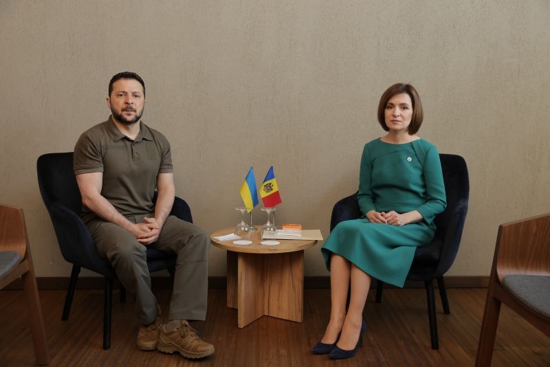 Zelenski Moldova prezidenti ilə görüşdü