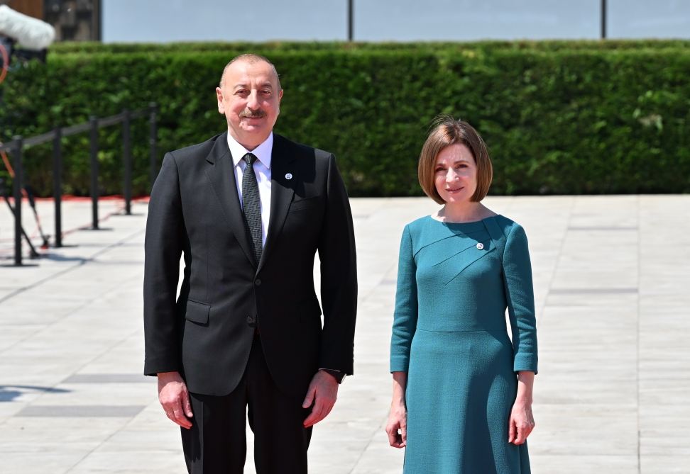İlham Əliyev “Avropa siyasi birliyi”nin Zirvə toplantısında - YENİLƏNİB
