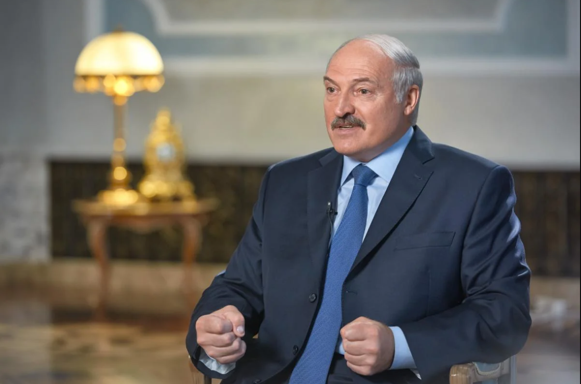 Rusiya 2014-cü ildə Ukraynanı ələ keçirməli idi - Lukaşenko