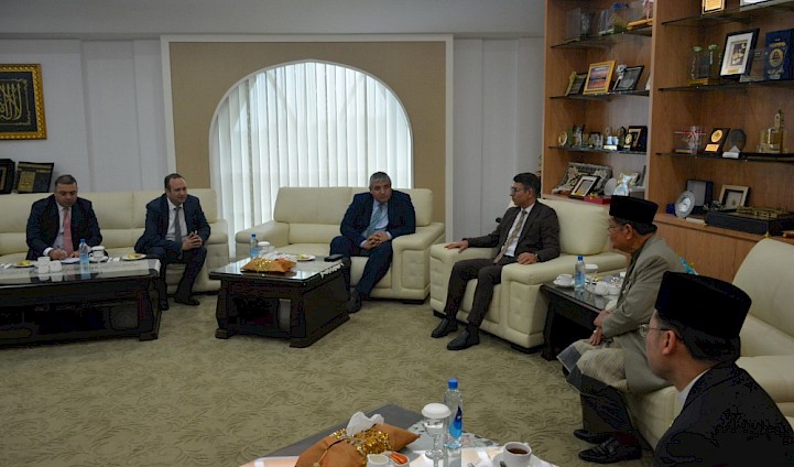 Bruneydə islamafobiya ilə mübarizə yolları müzakirə edilDi