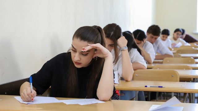 ADU-da yay imtahan sessiyası başladı - FOTOLAR