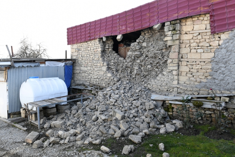 4 il əvvəlki zəlzələyə görə büdcədən vəsait ayrıldı