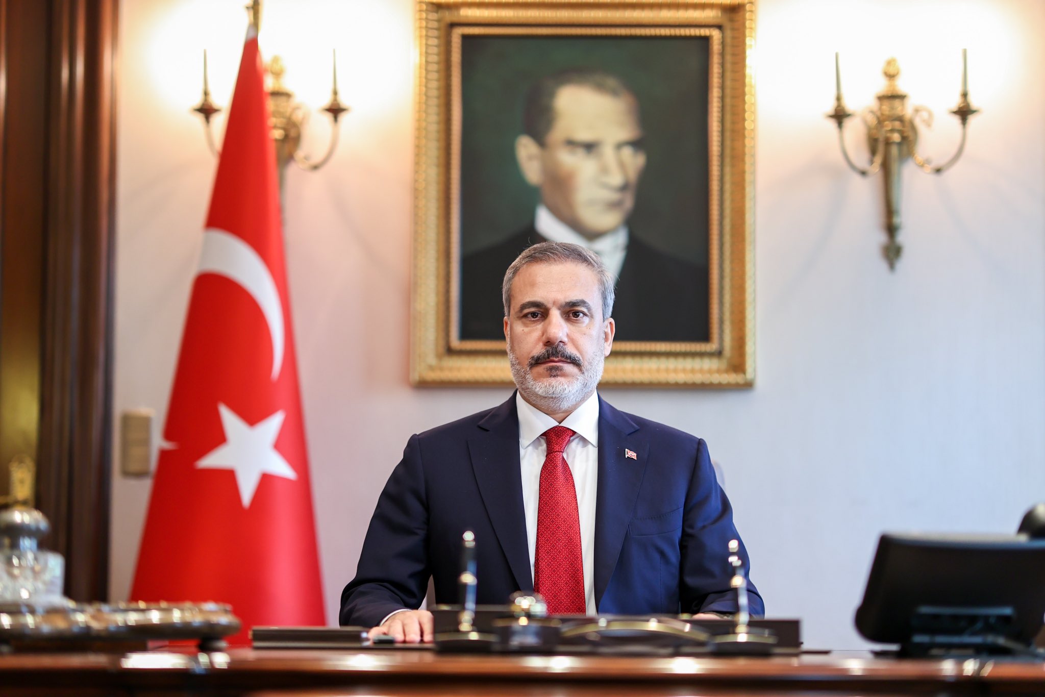 Hakan Fidandan İLK TVİT