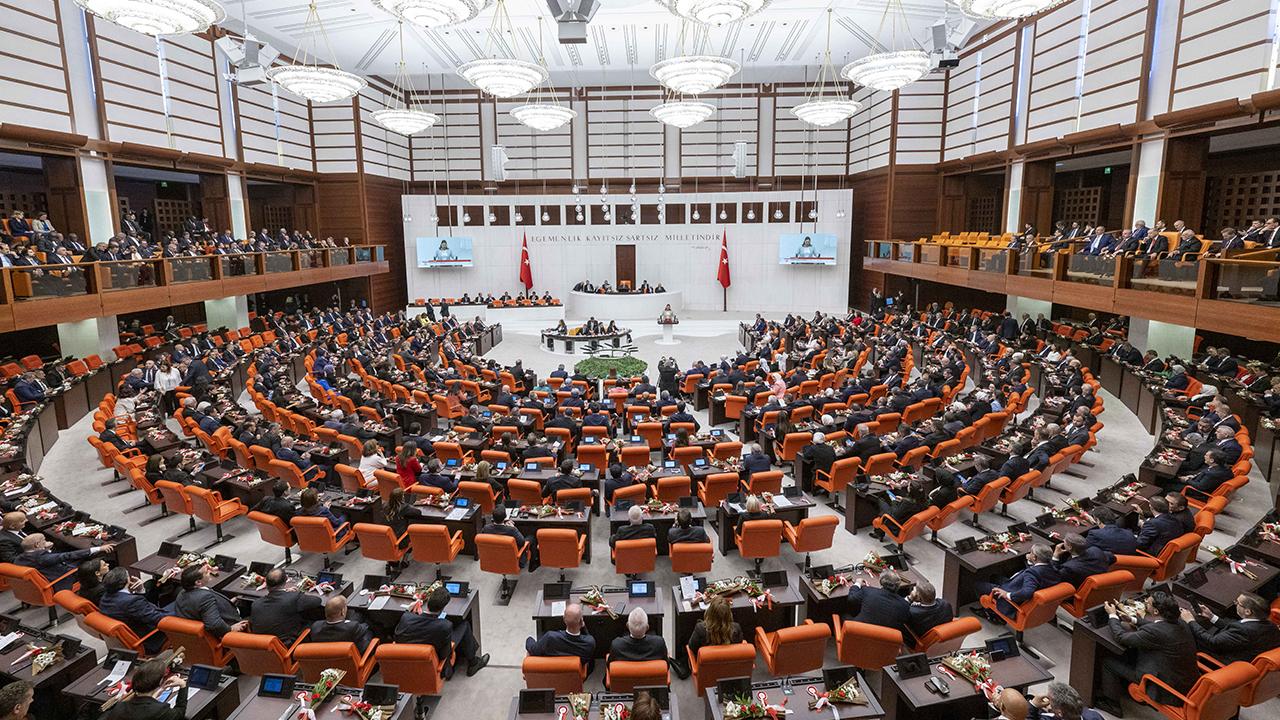 Yeni vitse-prezident və nazirlər AND İÇDİLƏR