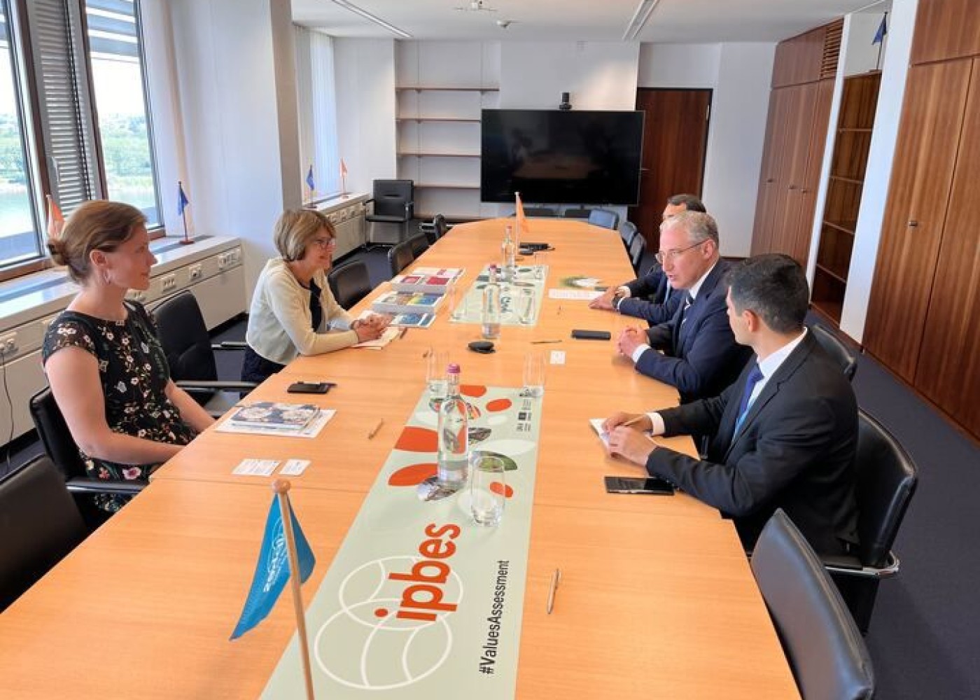 Muxtar Babayev Ann Lariqardla görüşüb