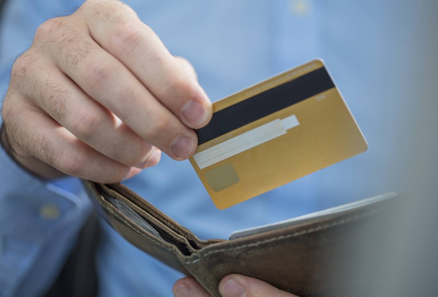 Oğurlanan kartdan 2800 manat pul çıxarıldı