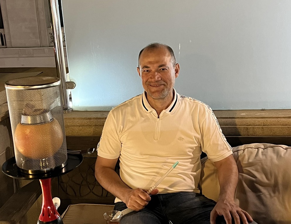 Deputatın qəlyanla fotosu xoş qarşılanmadı 