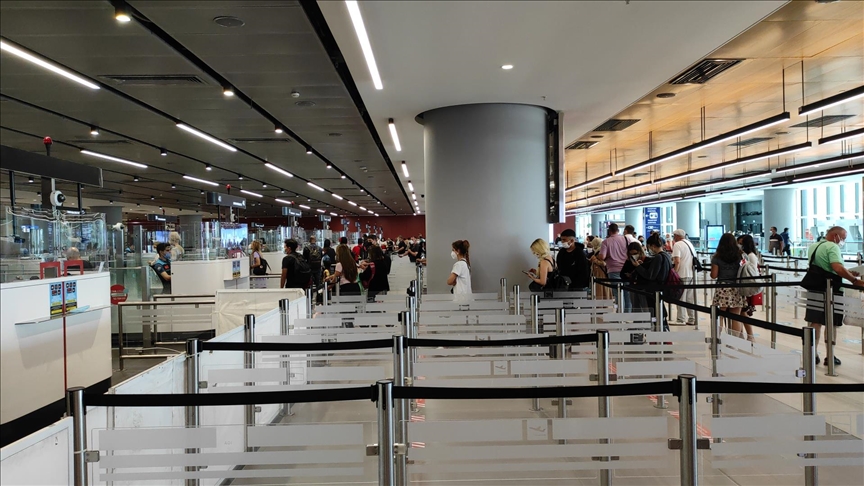 Rusiyalı turist İstanbulda davaya düşdü - Ürəyindən bıçaqlandı