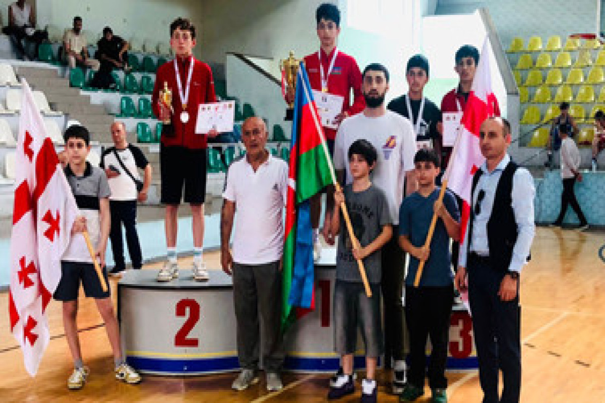 Boksçularımız Gürcüstanda 13 medal qazandı