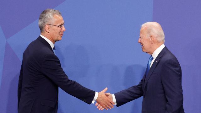 Bayden Stoltenberqlə görüşü niyə təxirə saldı?