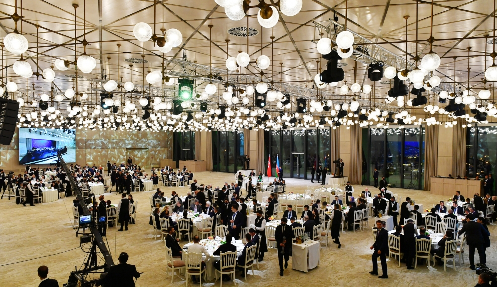 Azərin oxudu, Prezidentlər ayaq üstə alqışladılar - VİDEO