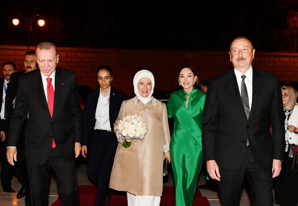 Ərdoğanın şərəfinə verilən ziyafətdən görüntülər