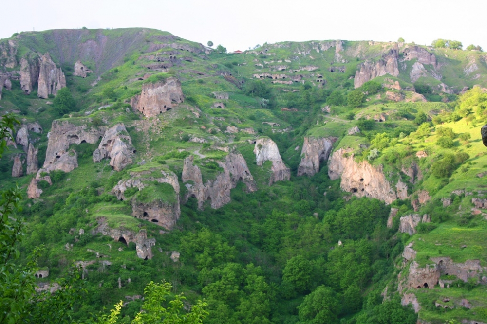 Qərbi Zəngəzur abidələri - Xınzirək kəndi