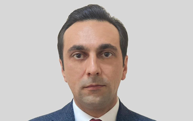 Yüksək vəzifəli məmur qəfil vəfat etdi
