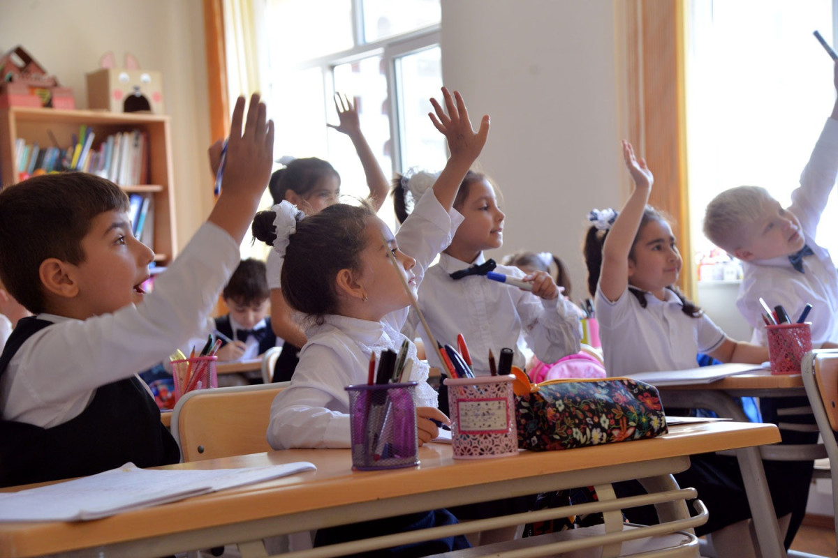 Bakıda 48 mindən çox şagirdin yerdəyişməsi aparılıb