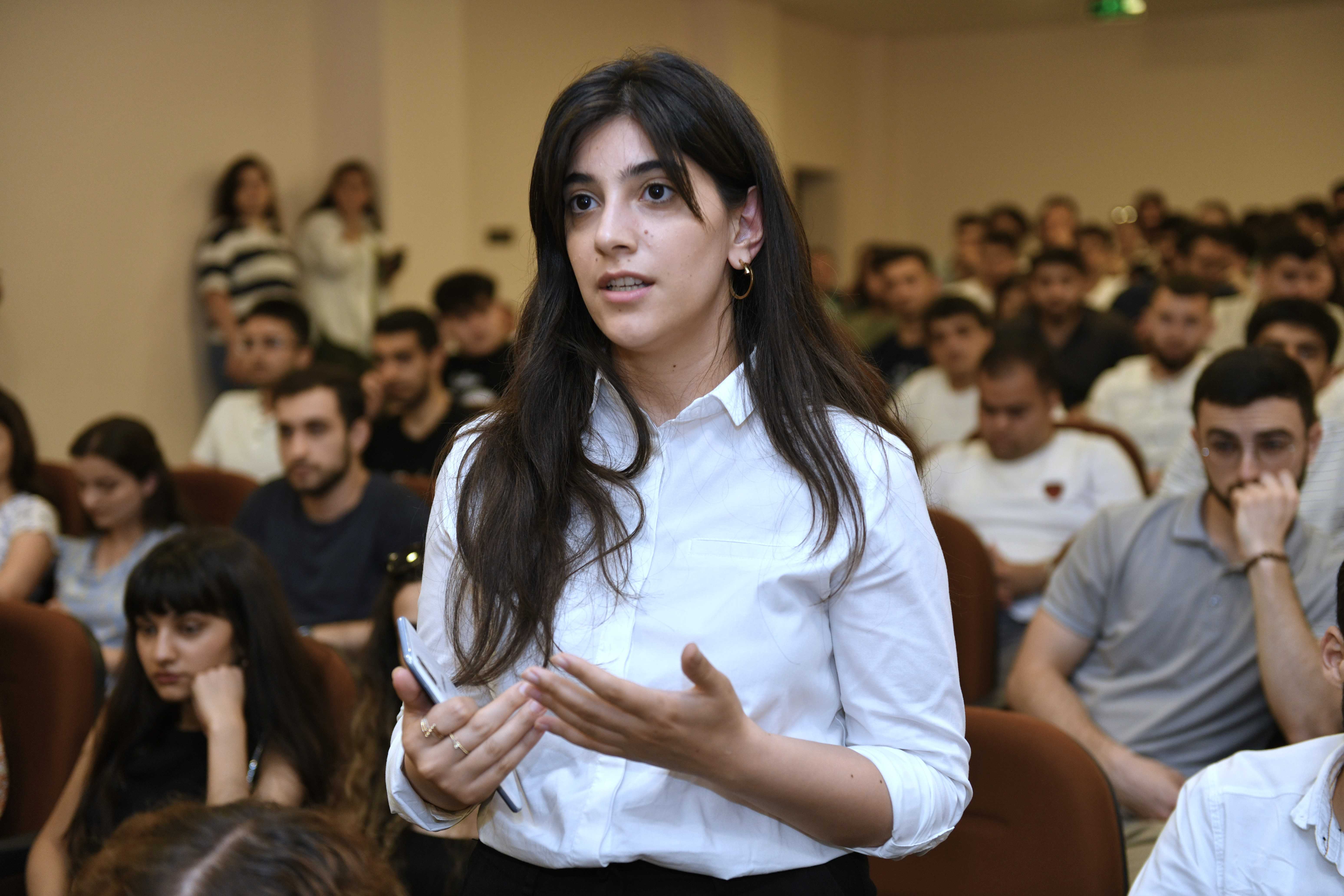 Maliyyə Nazirliyinin əməkdaşları BMU-da - FOTO