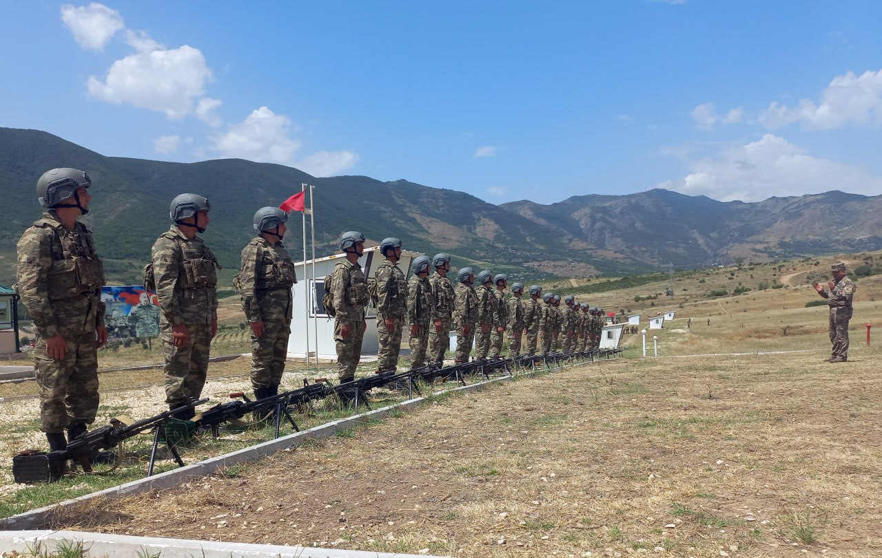 Ehtiyatda olan hərbçilərin təlimindən GÖRÜNTÜLƏR