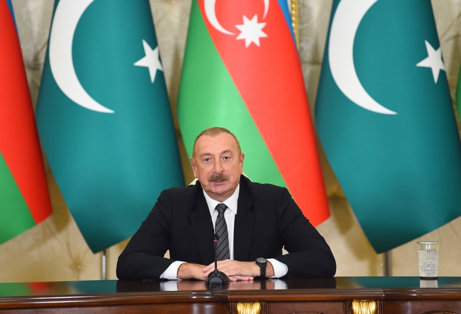 Biz bununla razı olmadıq, torpaqlarımızı döyüşərək aldıq - Prezident